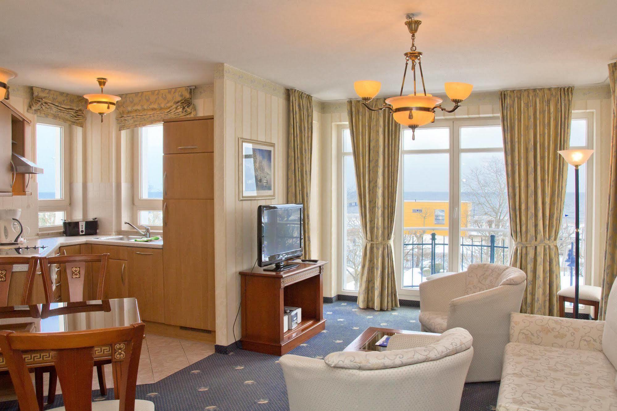 Seetelhotel Ostseeresidenz Ahlbeck Heringsdorf  Exterior photo
